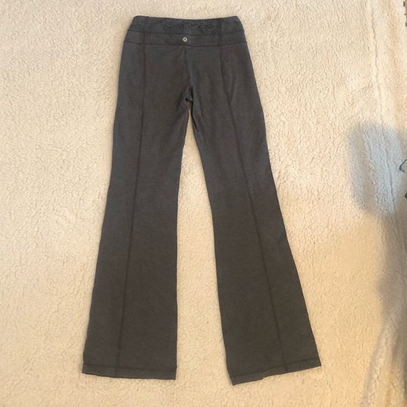 Dark gray lululemon leggings - Picture 3 of 4